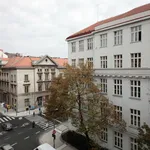 Pronajměte si 1 ložnic/e byt o rozloze 50 m² v Prague