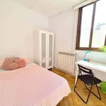 Rent a room of 200 m² in Madrid