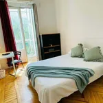 Rent a room of 220 m² in Madrid