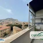 Affitto 4 camera appartamento di 90 m² in Palermo