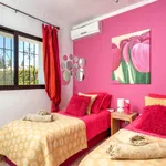 Rent 3 bedroom house of 1500 m² in Marbella