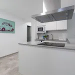 Rent 4 bedroom apartment in Valencia