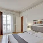 Appartement de 646 m² avec 2 chambre(s) en location à Paris