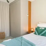 Rent 1 bedroom apartment of 45 m² in lisbon