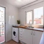 Rent 4 bedroom apartment in barcelona