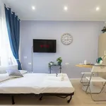 Rent 1 bedroom apartment of 55 m² in milan