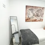 Rent 2 bedroom apartment of 60 m² in Porto