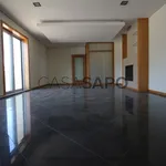 Rent 4 bedroom house of 270 m² in Cidade da Maia