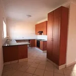 Rent 2 bedroom apartment of 112 m² in Pretoria