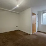 Rent 3 bedroom flat in South East England