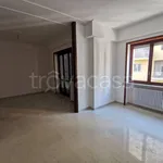 Affitto 6 camera appartamento di 255 m² in Lecce