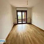 Rent 3 bedroom apartment of 90 m² in Milan