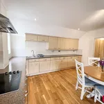 Rent 2 bedroom flat in London