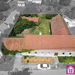 Pronajměte si 4 ložnic/e dům o rozloze 996 m² v Týnec