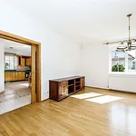 Pronajměte si 1 ložnic/e dům o rozloze 280 m² v Prague