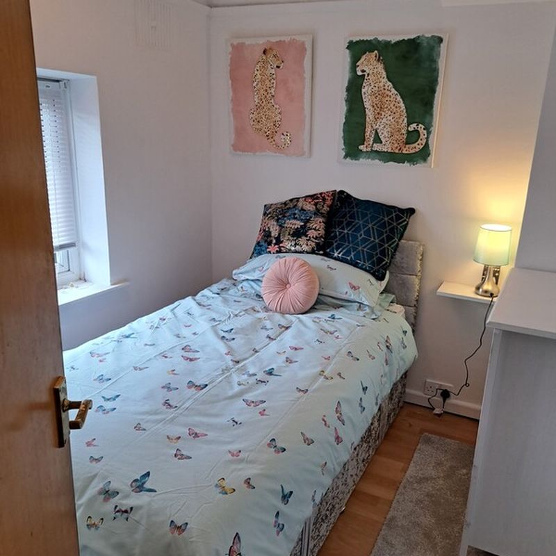 New refurbished Single room to rent (Has a House)