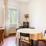 Rent 1 bedroom apartment of 65 m² in Florence