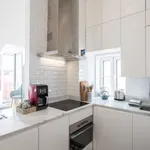 Rent 1 bedroom apartment of 538 m² in Lisbon