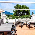 Rent 3 bedroom house of 200 m² in Marbella