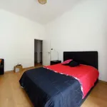 Rent 3 bedroom apartment of 220 m² in lisbon