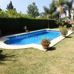 Rent 4 bedroom house of 300 m² in Marbella