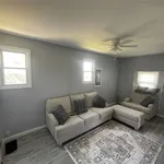 Rent 4 bedroom apartment in East Islip