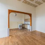 Maison de 146 m² avec 4 chambre(s) en location à Florennes