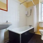 Rent 3 bedroom flat in South West England