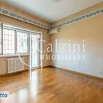 Rent 5 bedroom apartment of 178 m² in Rome