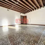 Affitto 5 camera appartamento di 130 m² in Treviso