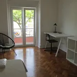 Rent a room of 130 m² in lisbon