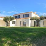 Rent 5 bedroom house of 210 m² in Aix-en-Provence