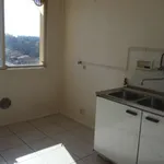 Appartement de 80 m² avec 4 chambre(s) en location à Décines-Charpieu