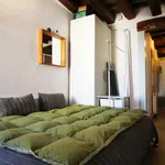 Rent 1 bedroom apartment of 90 m² in barcelona