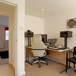 Rent 2 bedroom flat in South East England