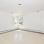 Rent 6 bedroom apartment of 277 m² in Great Neck