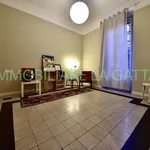 Rent 2 bedroom apartment of 60 m² in Milano