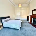 Rent 4 bedroom apartment in Glasgow