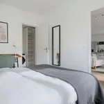 Rent 2 bedroom apartment of 43 m² in Paris