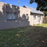 Rent 1 bedroom apartment of 488 m² in Benoni