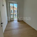 Affitto 5 camera appartamento di 134 m² in Torino