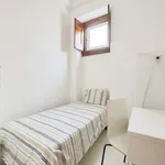 Rent a room in lisbon