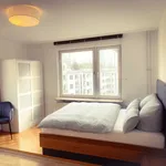 Miete 3 Schlafzimmer wohnung von 969 m² in Frankfurt