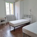 Rent 4 bedroom apartment of 90 m² in Bologna