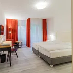 Miete 3 Schlafzimmer wohnung von 66 m² in Berlin