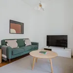 Rent 2 bedroom apartment of 1098 m² in Lisbon