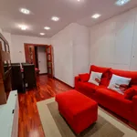 Alquilo 2 dormitorio apartamento de 807 m² en Oviedo