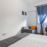 Rent 4 bedroom apartment in Valencia