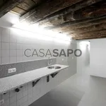 Rent 4 bedroom house of 259 m² in Porto