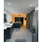 Rent 5 bedroom house in Hart